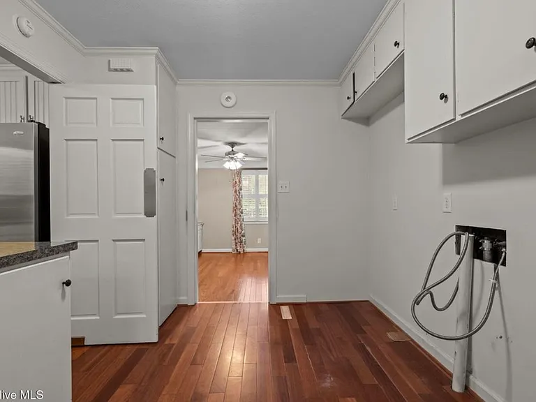 503 Scotland Ave — Photo 15