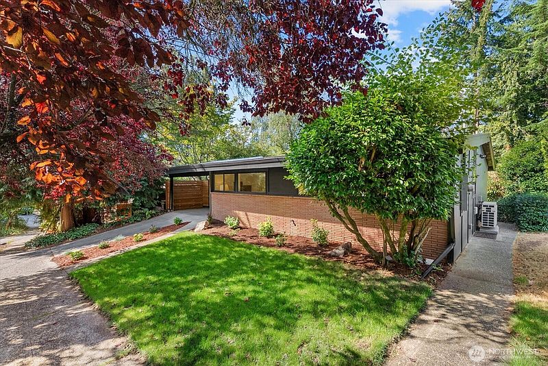 2nd image of 8009 28th Avenue NE