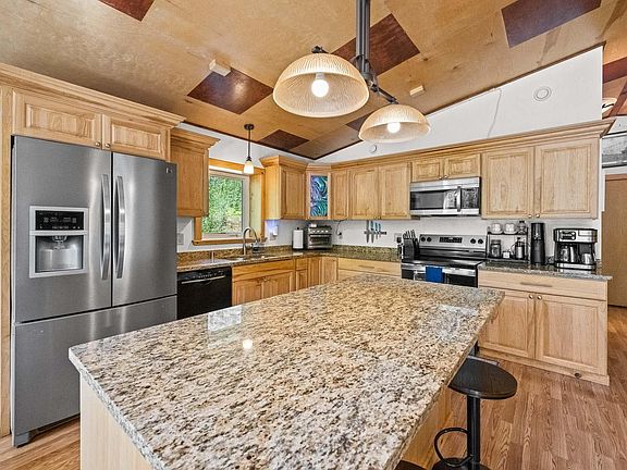 4th image of 2832 Opal Ave