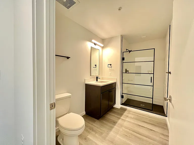 725 W Pratt St. — Photo 122