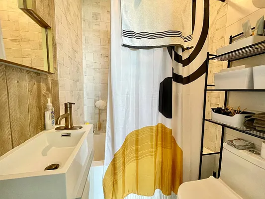 Rented by Doorway NYC, LLC | media 44