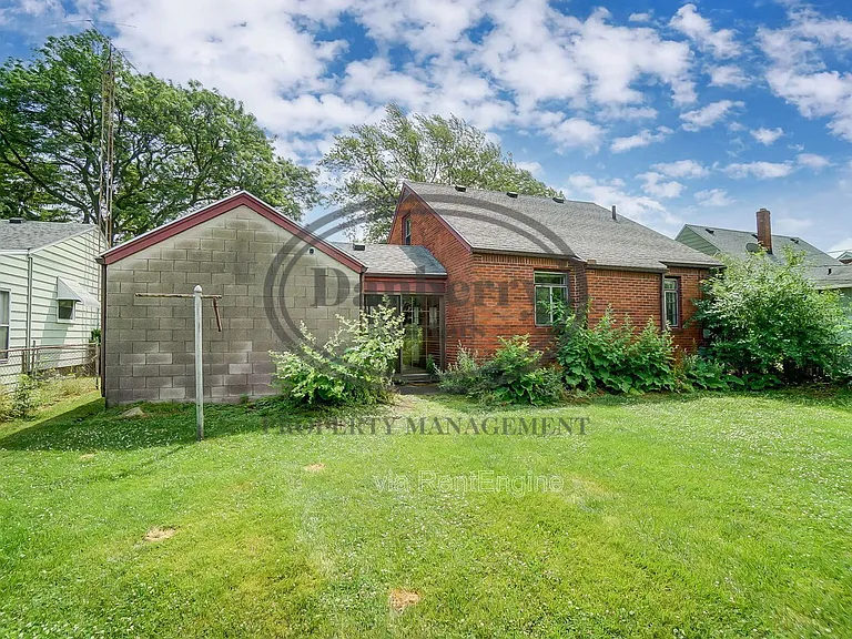 347 Darrow Ave — Photo 37