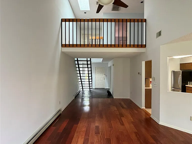 73 Cornwall Cir — Photo 6