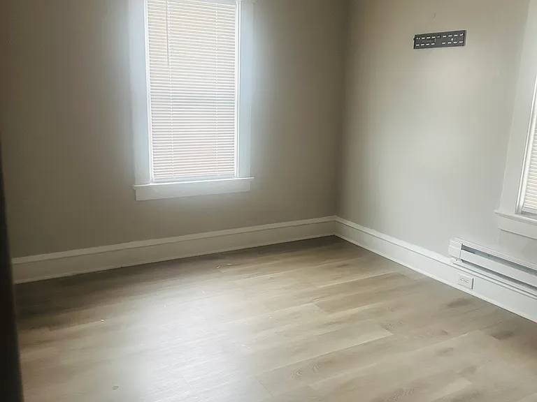 66 W Sidney St — Photo 7