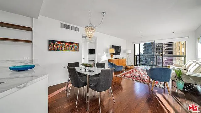 10724 Wilshire Blvd #809 — Photo 4