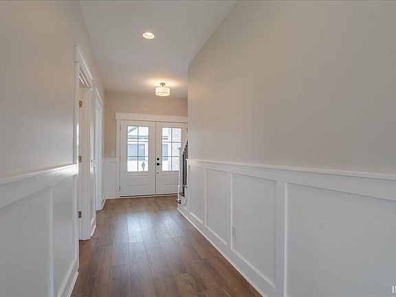 5th image of 18740 Roscommon Rd
