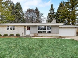 1430 Orchard Ter, Oconomowoc, WI 53066
