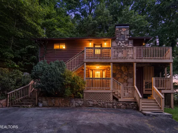 2123 Luzerne Dr, Gatlinburg, TN 37738