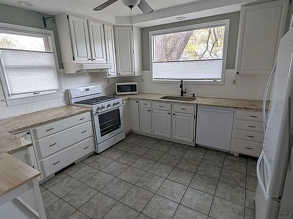 2nd image of 1214 Woodward Ave