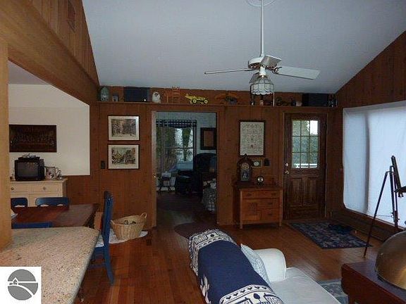 5th image of 1281 S Shore E