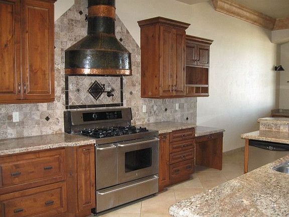 partial view of kitchen