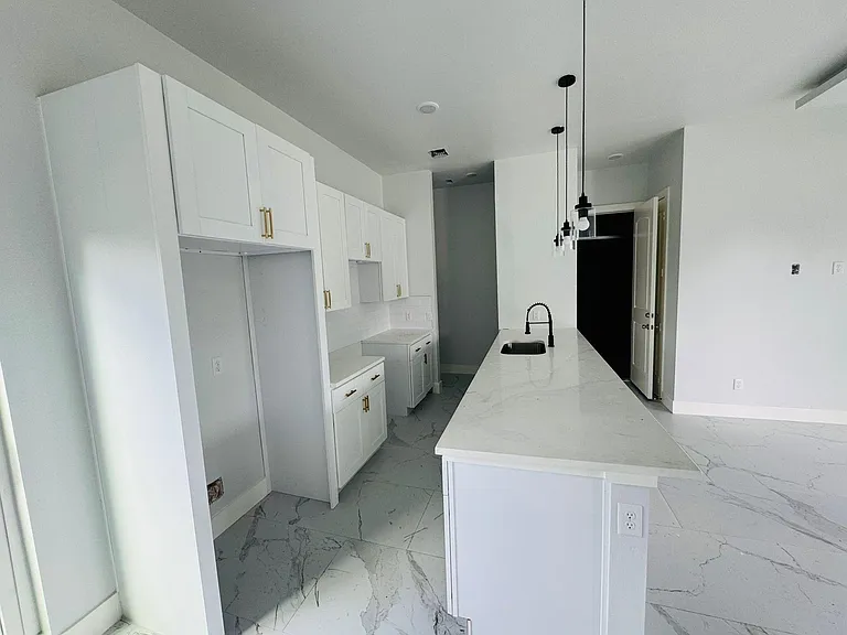 8128 Penrod St — Photo 8
