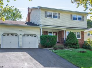 34 Lovell Dr, Wanaque, NJ 07465