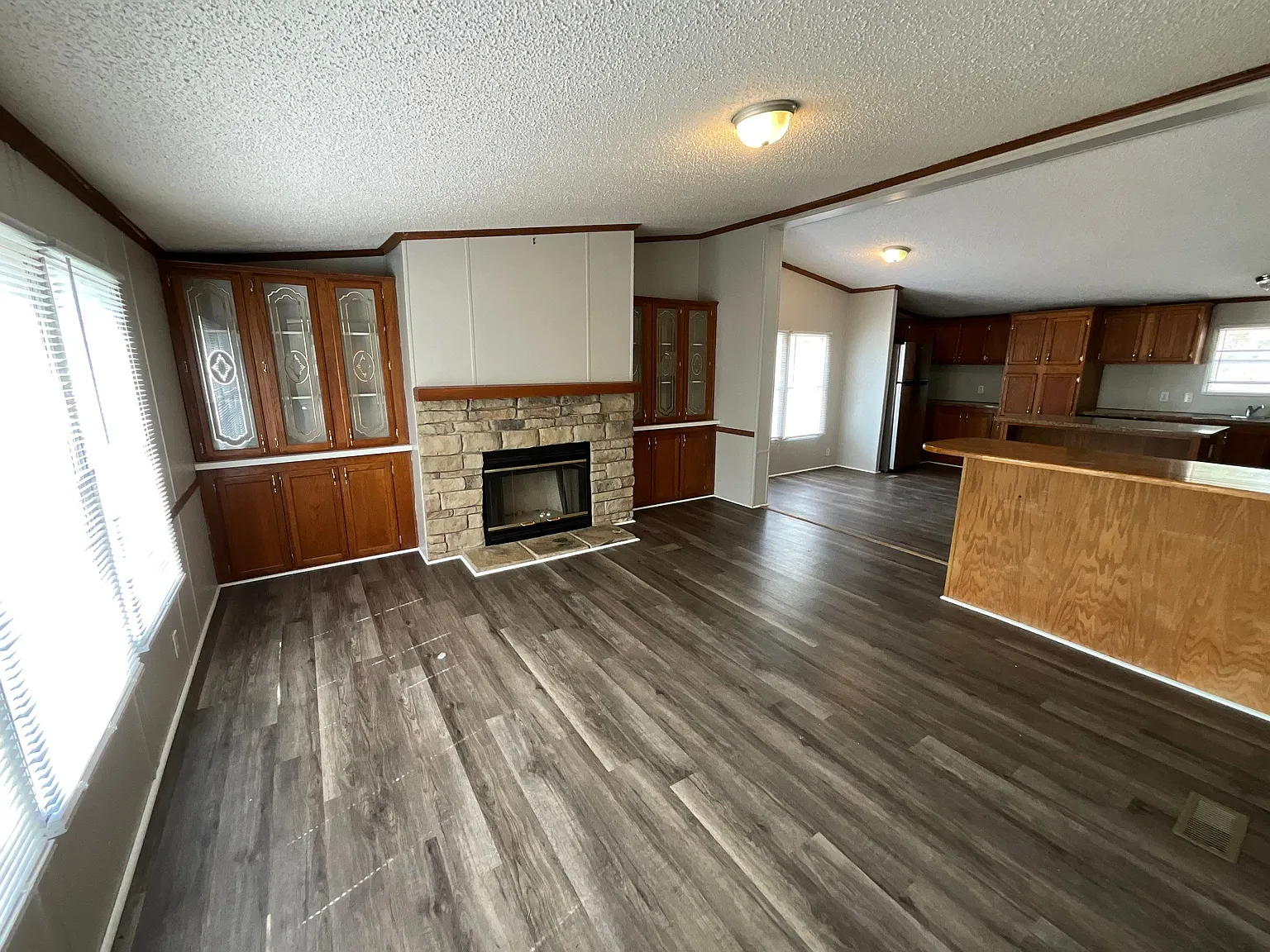 4 bed, 2128 sqft, $1,500 — Photo 2
