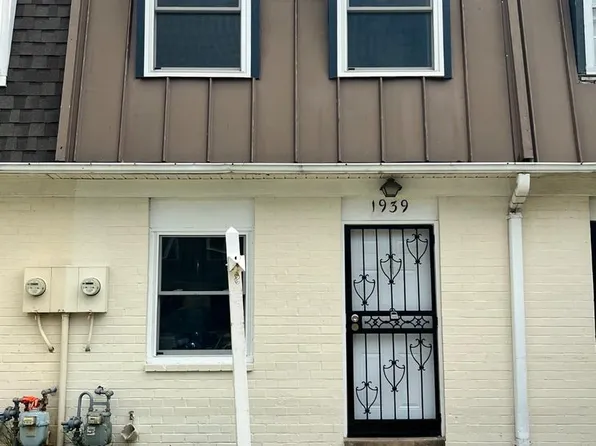 1939 Dutch Village Dr, Hyattsville, MD 20785