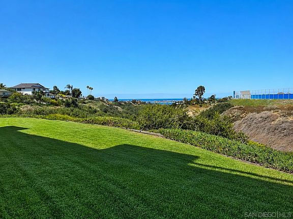 2nd image of 3658 Clairemont Dr Unit 1D