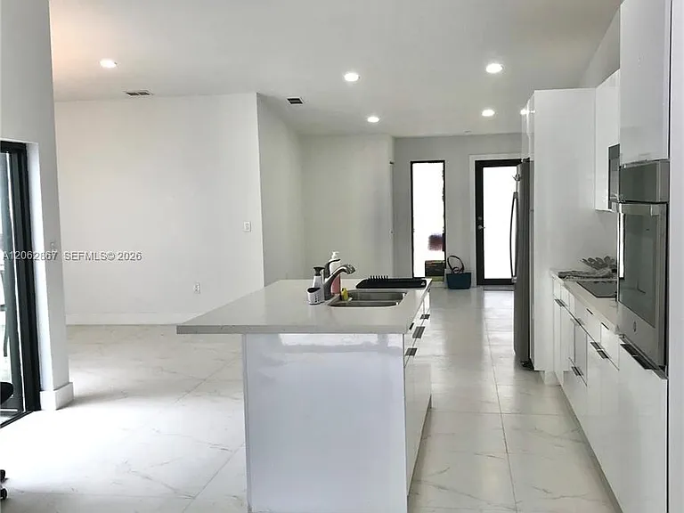 6651 NW 173rd Ln — Photo 4