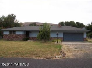 3702 Emma Ln, Yakima, WA 98903