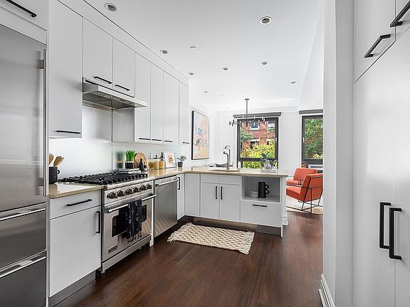 5th image of 225 Pacific St APT 3A