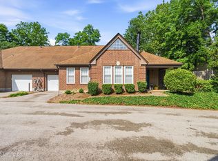 2402 Eastbridge Ct, Louisville, KY 40223