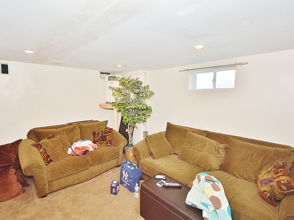 2nd image of 106 Cayuga Ave