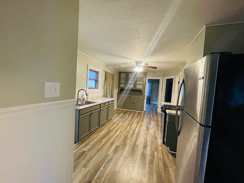 25 Flint Ave #2