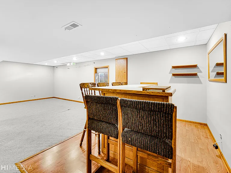 1341 E Thacker St — Photo 30