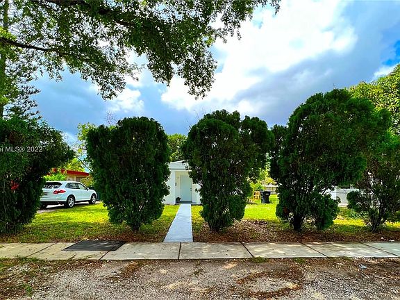 3rd image of 140 NW 124th St