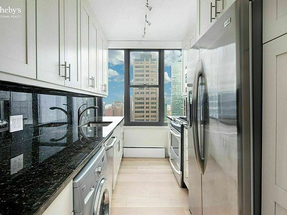 5th image of 117 E 57th St APT 39H