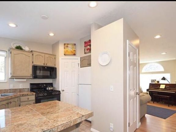 4th image of 1287 E Alta Heights Dr