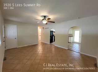 3920 S Lees Summit Rd, Independence, MO 64055
