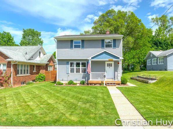 2052 Swensberg Ave NE, Grand Rapids, MI 49505