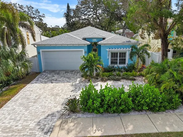 475 Crystal Beach Ave, Crystal Beach, FL 34681