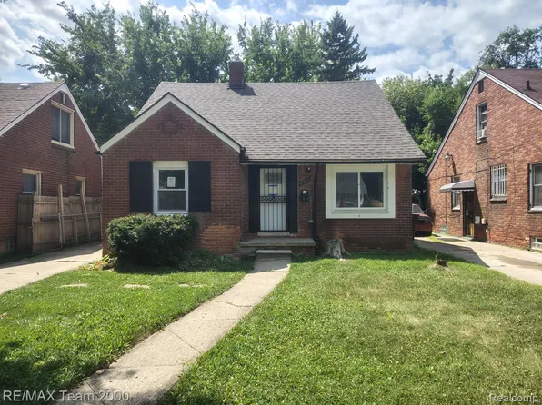 9071 Patton St, Detroit, MI 48228