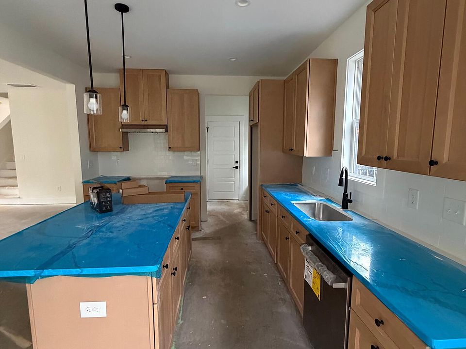 2nd image of 1122 Hightower St