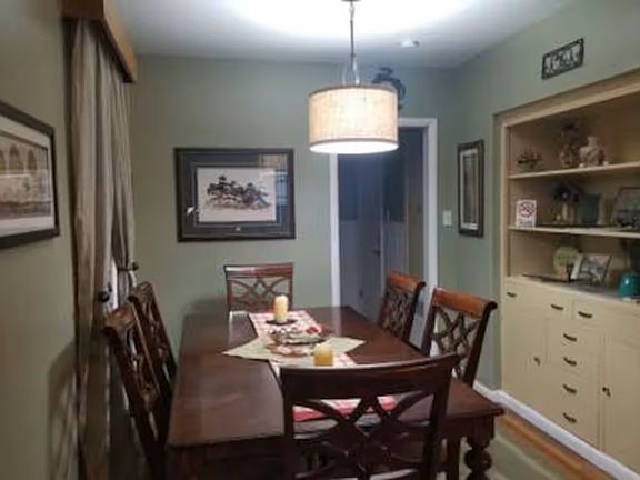 4th image of 432 Elias Ave
