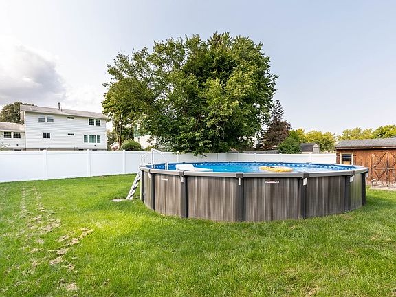 2nd image of 5825 Marlow Dr