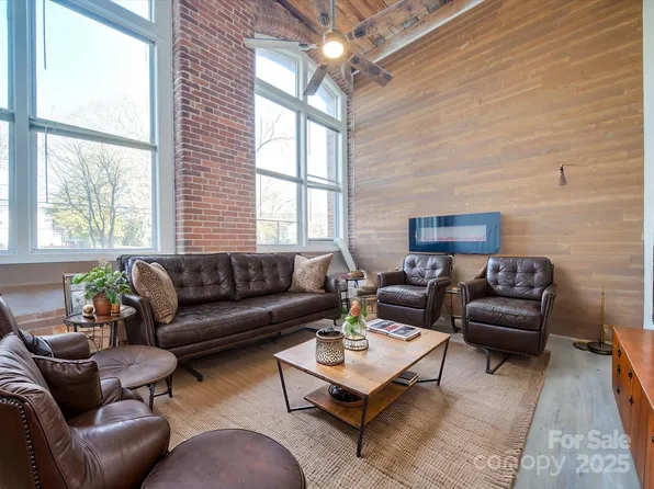 201 S Hoskins Rd APT 122, Charlotte, NC 28208