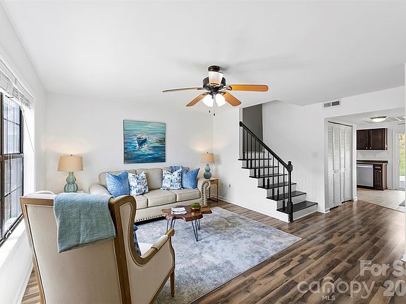 4th image of 1420 River Dr