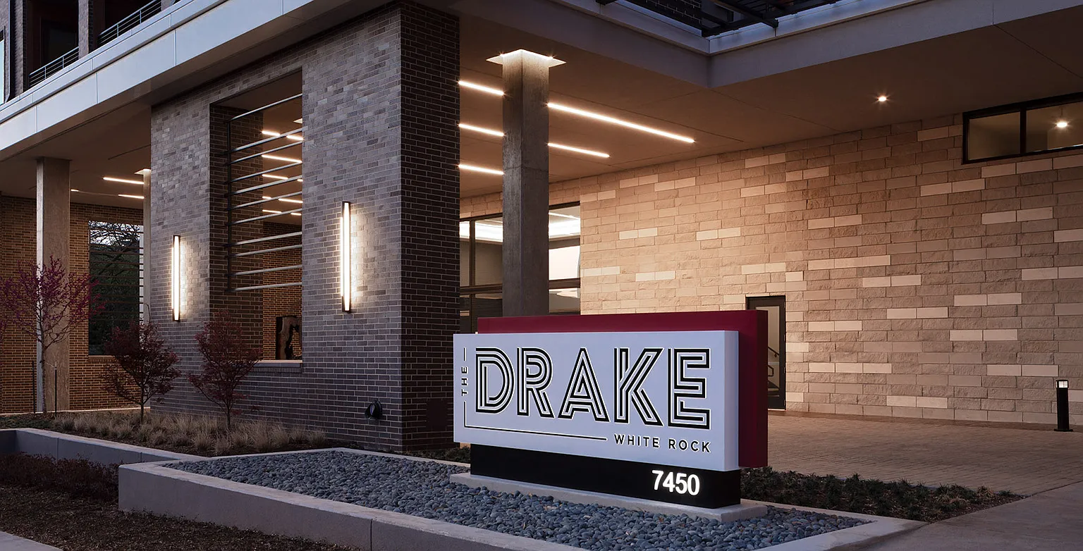 The Drake at White Rock — Photo 1