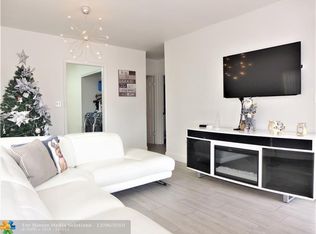 952 SW 88th Ave #A, Miami, FL 33174