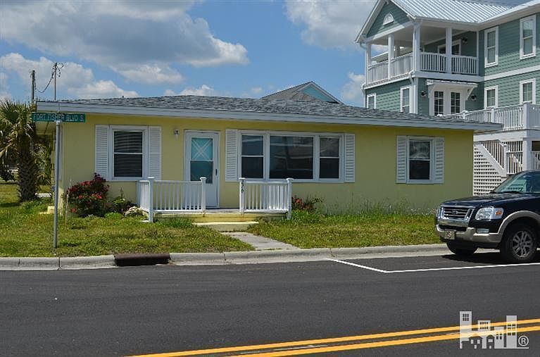 1st image of 226 S Fort Fisher Boulevard