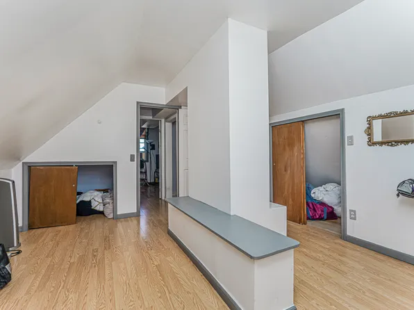 64 Chestnut Avenue image 21 of 27