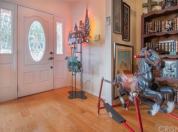 4th image of 5420 Cartwright Ave