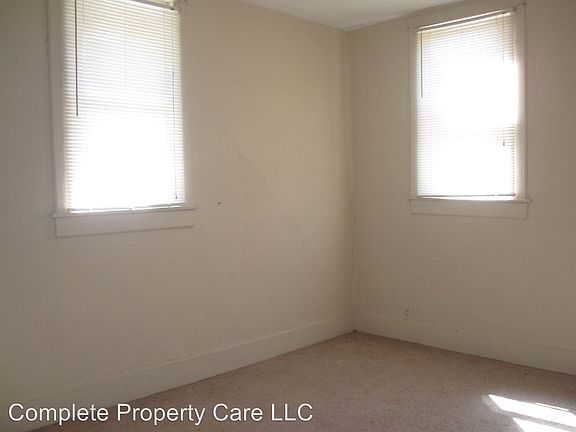 3rd image of 733 N Elm St #3