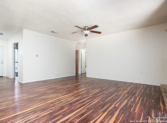 4th image of 5950 Brambletree St