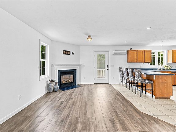5th image of 21 Forestview Dr
