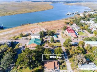 919 8th St, Port Royal, SC 29935