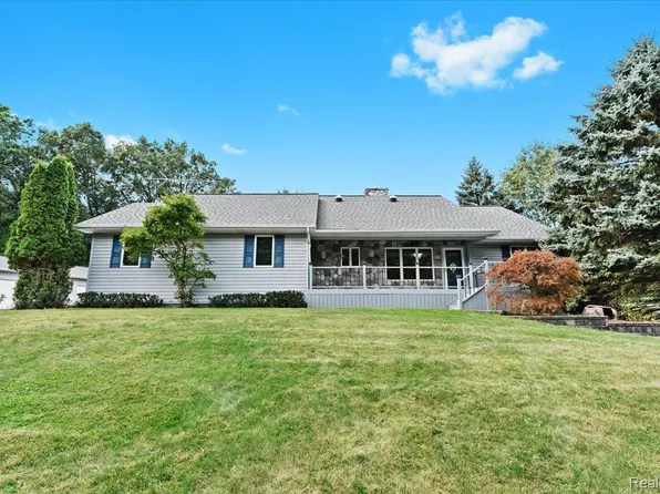 425 N Brandt Rd, Ortonville, MI 48462