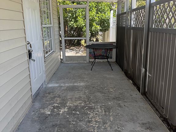 4th image of 24993 Harborview Rd #1